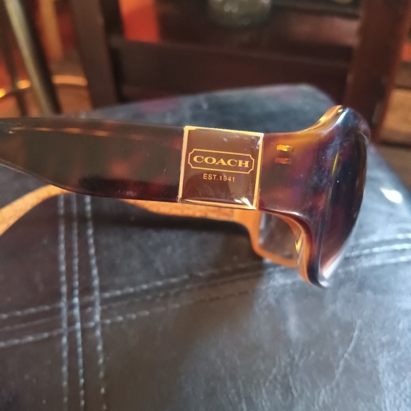 Authentic Coach  brown sunglasses, with Authentic coach hard case (logo) - Picture 3 of 6